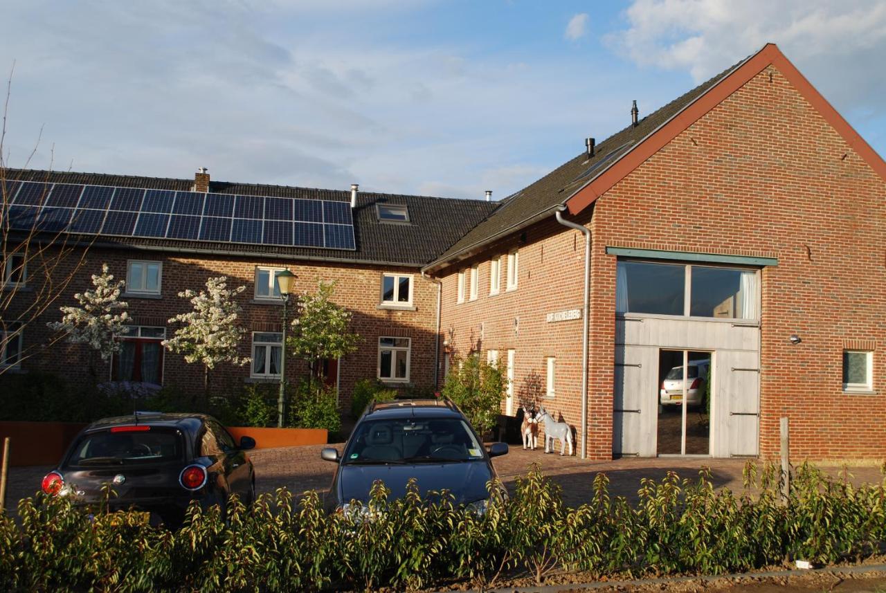 Hof Kricheleberg *